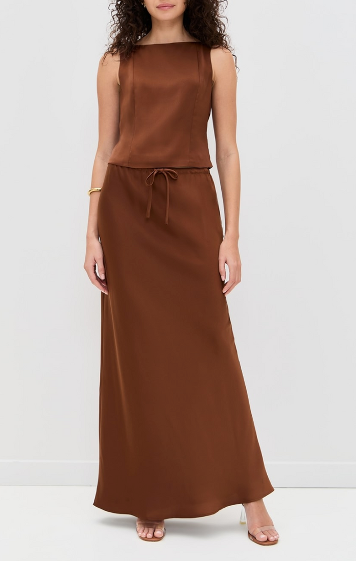 SLEEVELESS SATIN TOP